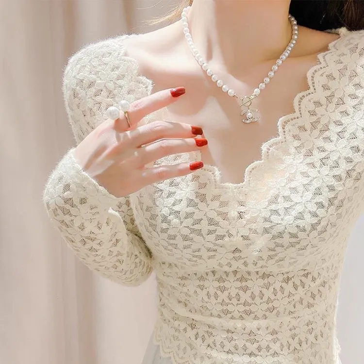 v领蕾丝打底衫女短款紧身内搭时髦时尚洋气低领高档法式网纱上衣