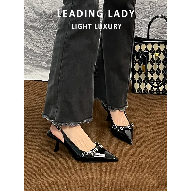 2024年新款黑色漆皮小猫跟尖头高跟鞋女一字扣带包头凉鞋法式单鞋