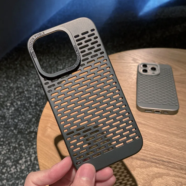 苹果15ProMax新款夏季网孔散热壳iPhone14大孔高级感13简约防摔12