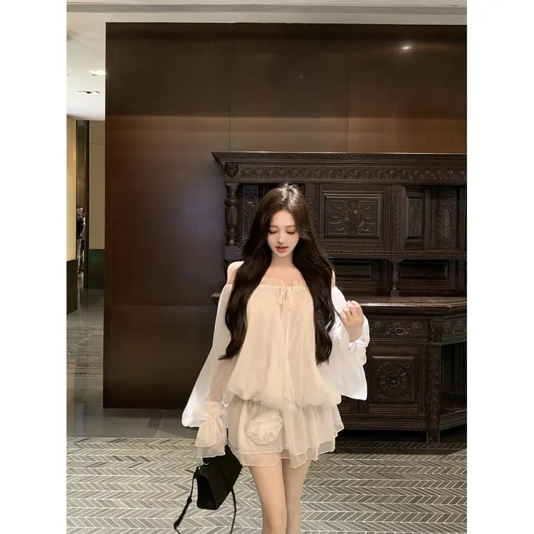 适用于纯欲气质花瓣层次抽绳雪纺衫女装初秋时尚百搭一字领露肩网