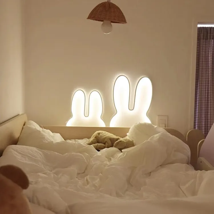 可爱兔子耳朵床头卧室灯ins创意小夜灯柔光护眼灯免打孔氛围壁灯