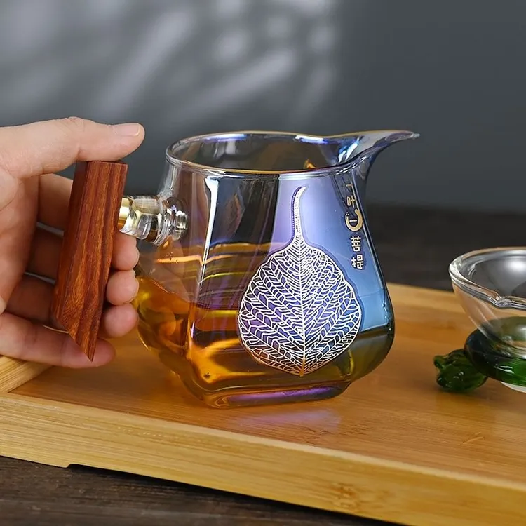贝彩烧公道杯玻璃分茶器木柄大容量创意茶海/幻彩色公杯菩提茶具