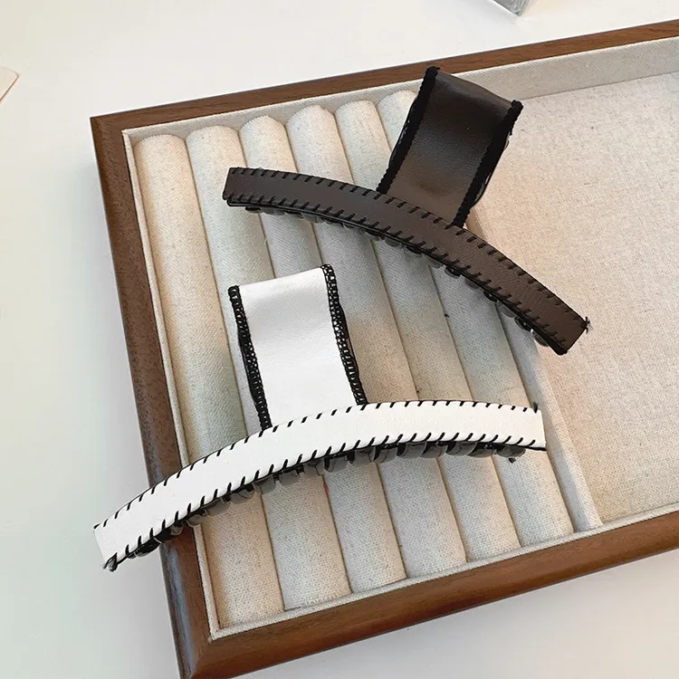 法式优雅简约气质小香风PU皮质抓夹盘头发夹子百搭网红鲨鱼夹头饰