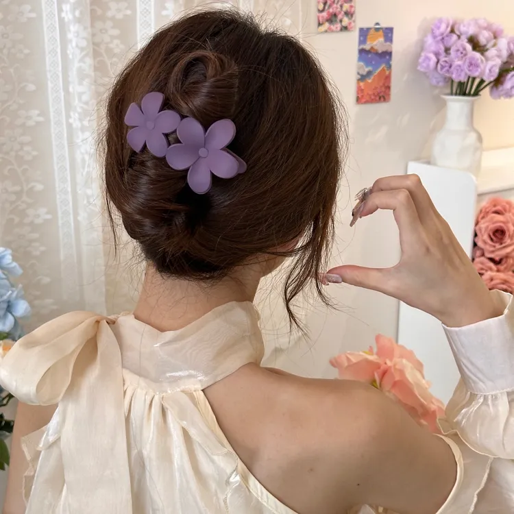 麦承欢同款温柔花花鸭嘴夹头饰女春夏发夹外出百搭后脑勺