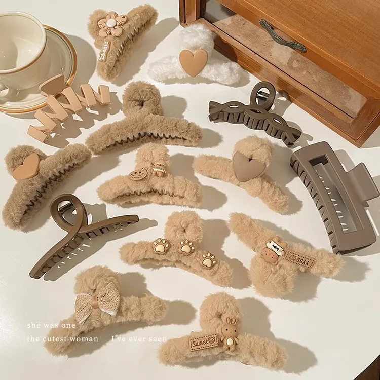 毛绒抓夹气质鲨鱼夹女高级感后脑勺毛毛发夹盘发发夹秋冬百搭头饰