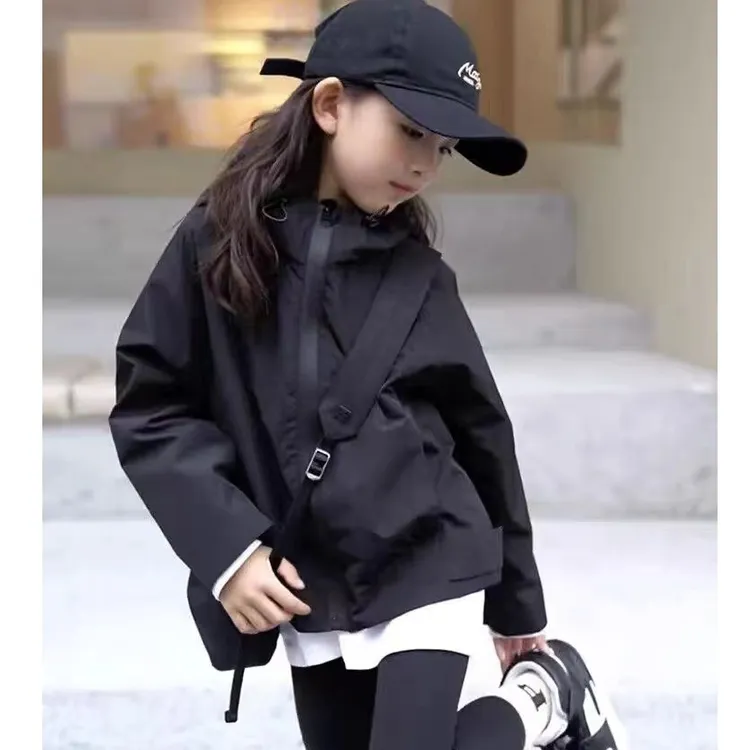 女童秋季外套2025洋气新款儿童时髦冲锋衣春秋连帽童装开衫休闲装