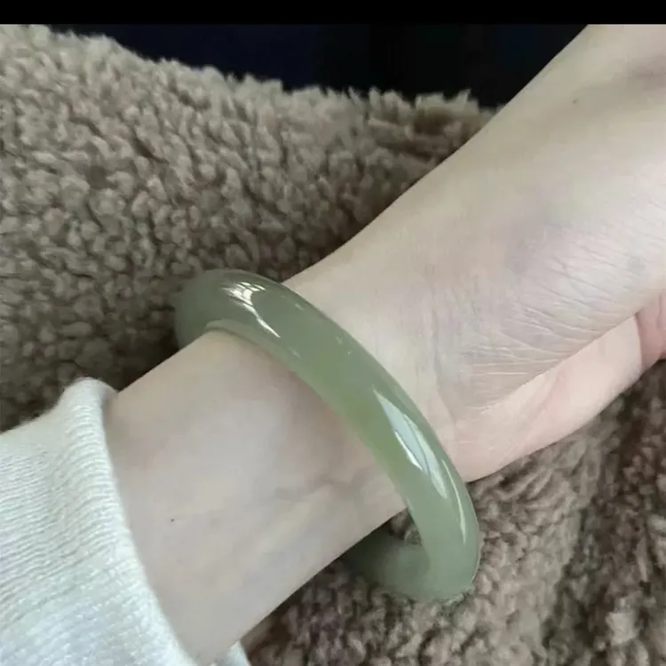 天然和田玉晴水镯和田玉玉镯女玉石古风蜂蜜水手镯女款精美