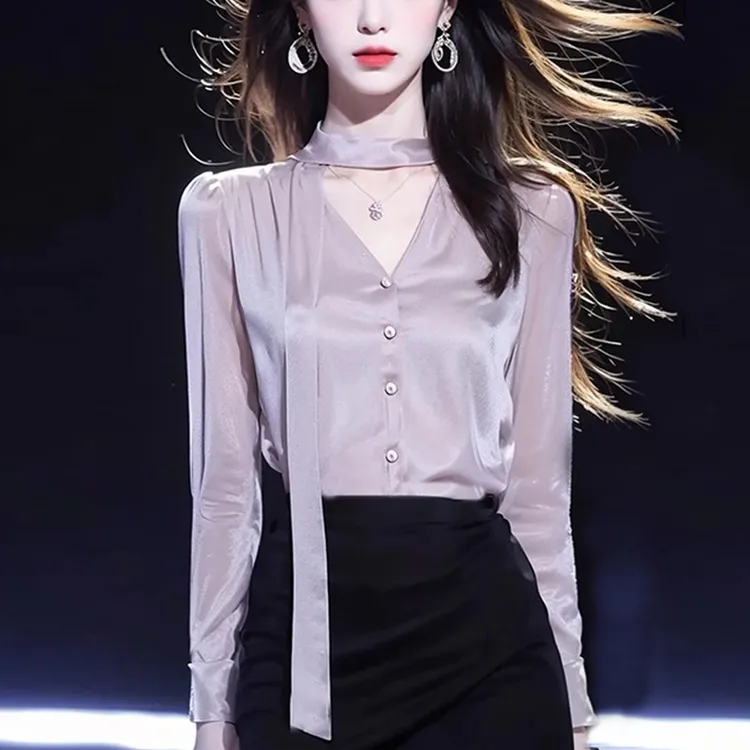 时尚洋气超好看紫色V领长袖缎面衬衫女早秋款独特高级感减龄上衣