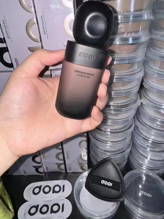 悦颜养肤持妆粉底液持久控油轻薄防水亮肤