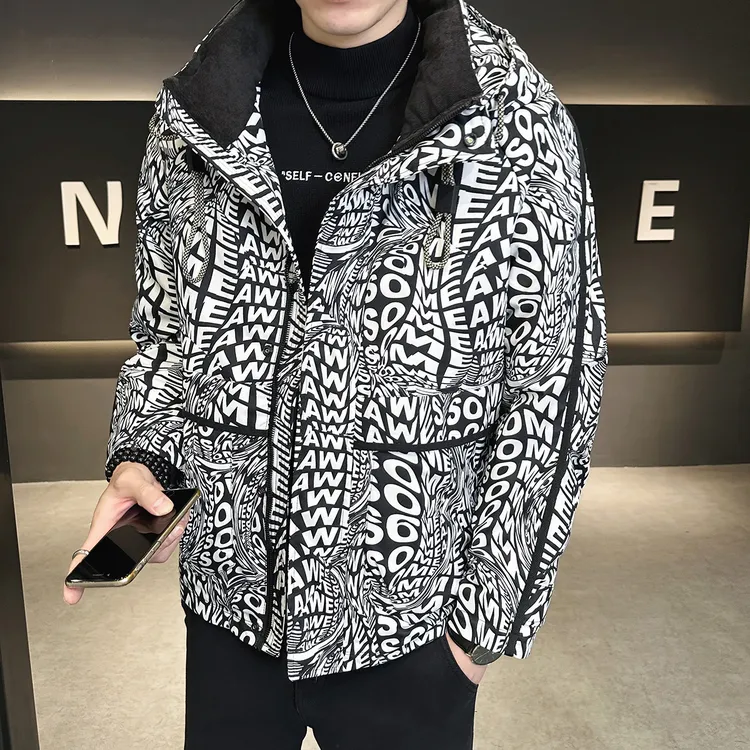 高级感印花连帽羽绒服男冬季加厚外套2025年新款潮牌修身帅气短款