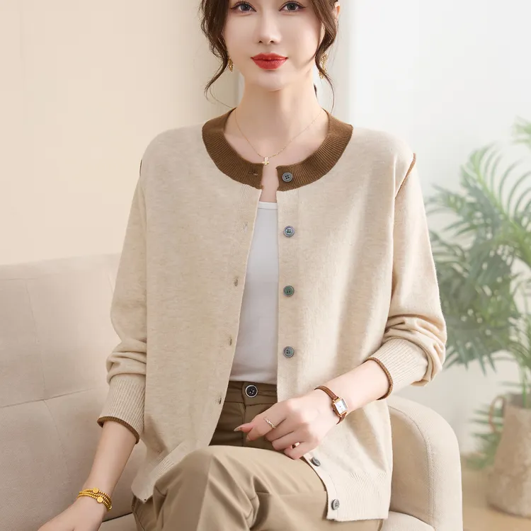 年轻妈妈秋装毛衣外套2025新款中老年女春秋针织开衫减龄百搭上衣