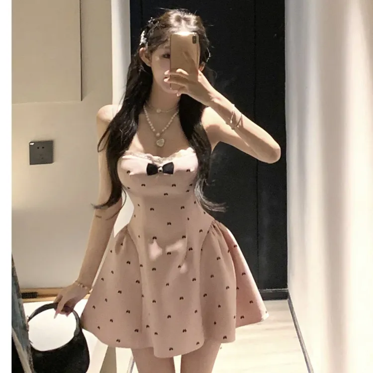 蝴蝶结印花吊带连衣裙女夏季甜辣妹修身礼服裙子显瘦收腰蓬蓬短裙