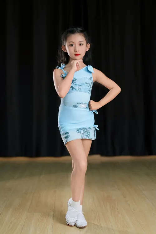 女童拉丁舞练功服春夏季网红表演演出服高级感套装