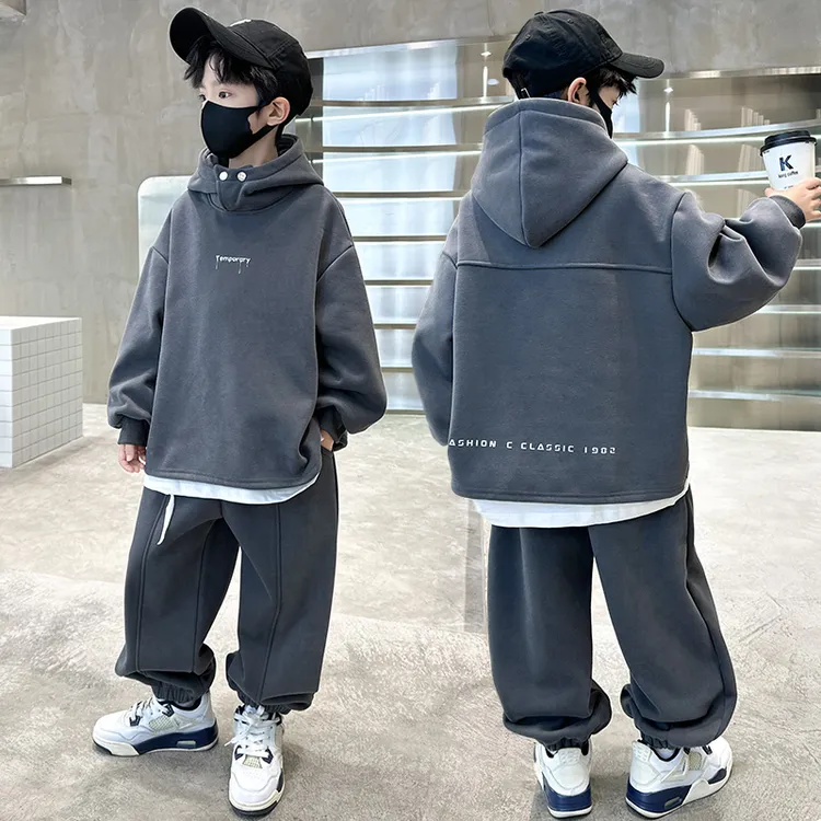 新秋款男孩休闲风纯色套头卫衣时尚刺绣男童套装春秋连帽卫衣套装