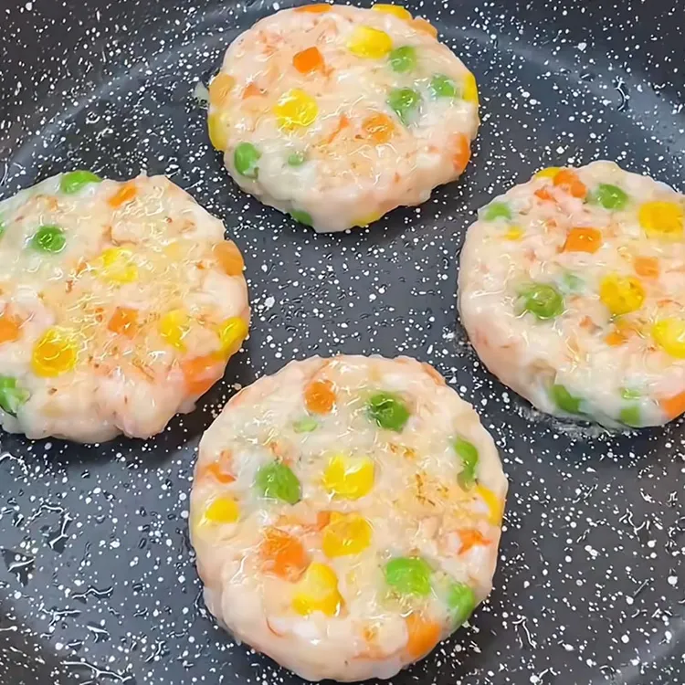 【懒人早餐】果蔬鲜虾饼大颗粒手打虾滑预制菜马蹄蔬菜鱼糜添加青豆