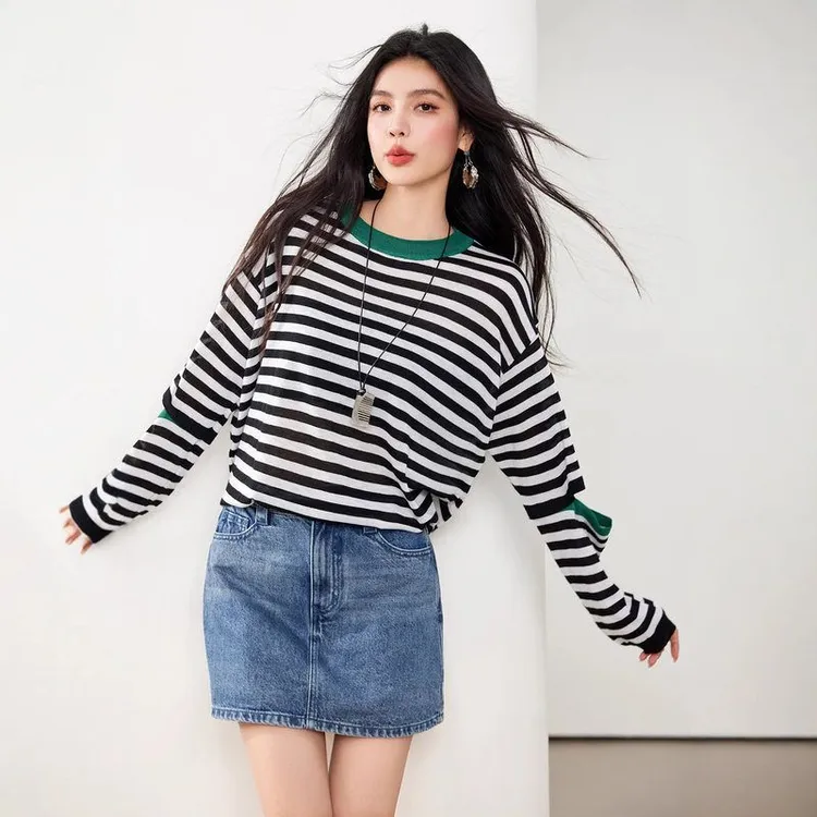 2025春季新款韩版时尚撞色宽松破洞长袖设计感条纹套头针织衫女
