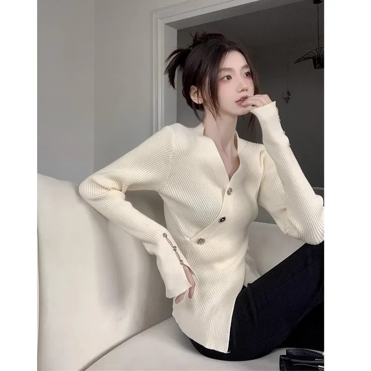 法式v领毛衣女秋冬设计感小众高级修身纯欲风内搭针织打底衫冬季