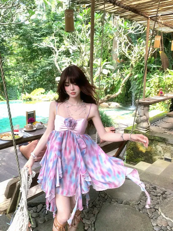 造梦花神 不规则甜美吊带彩虹T恤女夏季法式温柔吊带连衣裙上衣