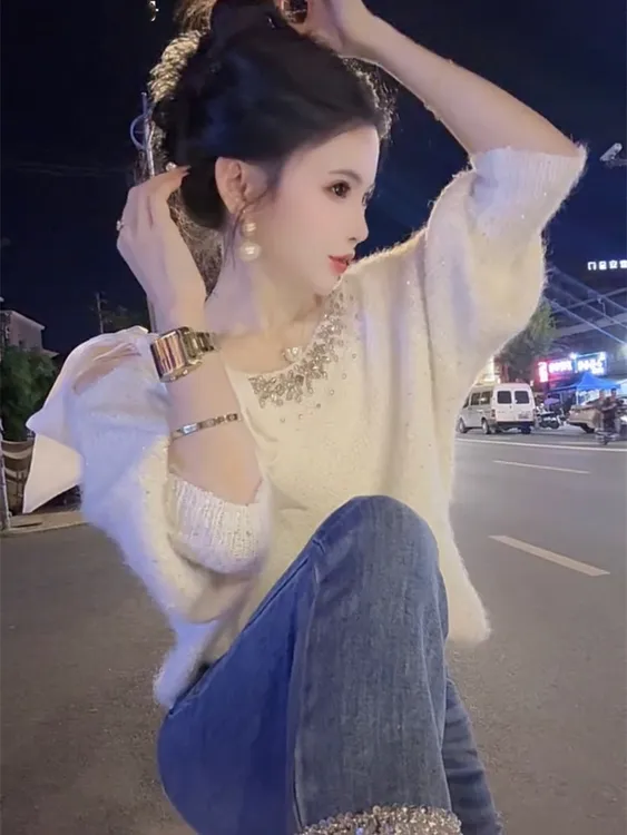 2025秋冬网红新款时尚毛衣女名媛风重工钉珠露肩蝴蝶结显瘦针织衫