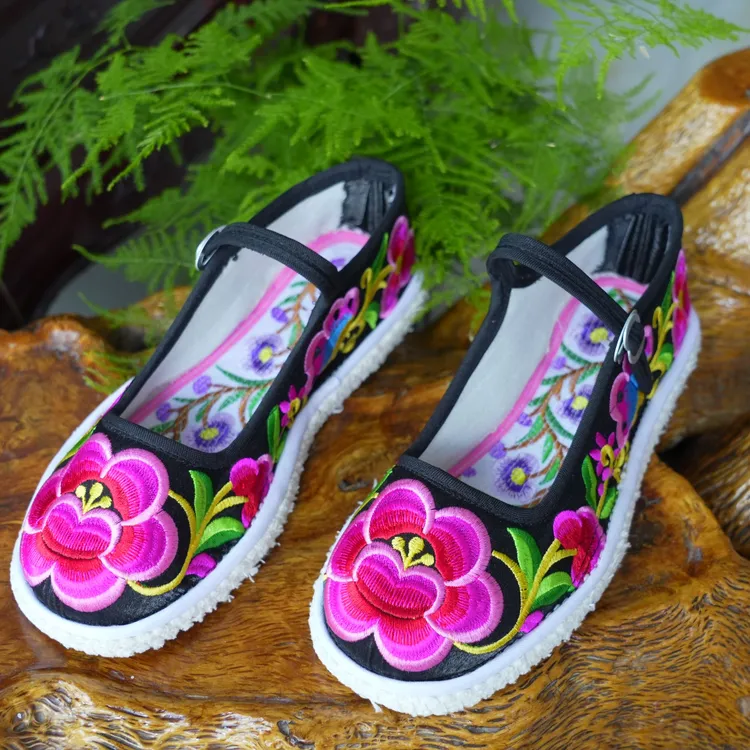 楚雄丝光料满帮绣花鞋软底老北京布鞋平底4个颜色可选尺码齐全