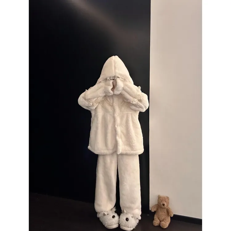 软绵绵花边珊瑚绒可外穿加厚睡衣女冬季新款雪球白拼接家居服套装