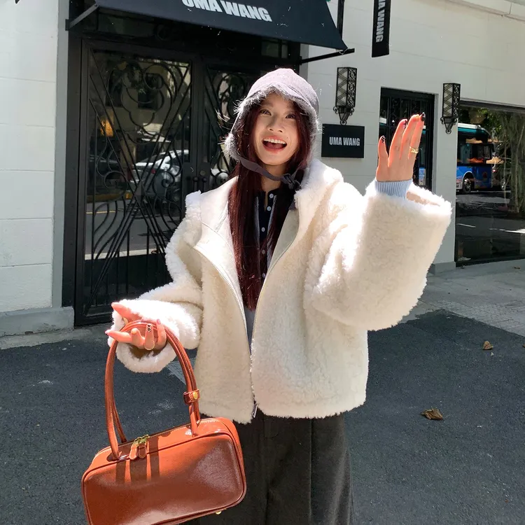 韩茵茵 慵懒连帽羊羔毛大衣女2025冬季新款羊剪绒皮毛一体外套女