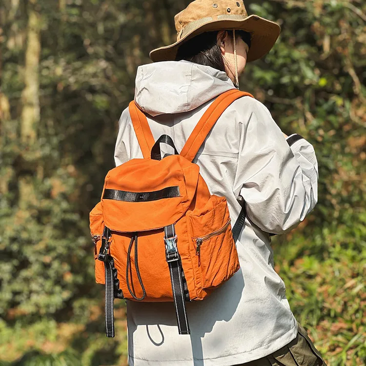 轻旅背爬山肩男款潮流时尚百搭休闲书轻便登山包多口袋