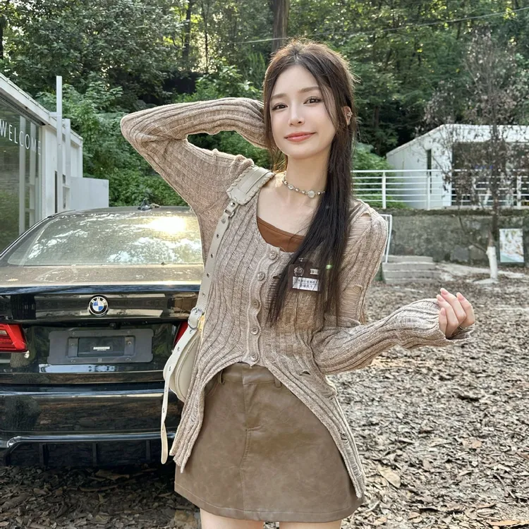 气质时尚秋季镂空针织长袖显瘦百搭开衫上衣 2025年秋季纯色方领