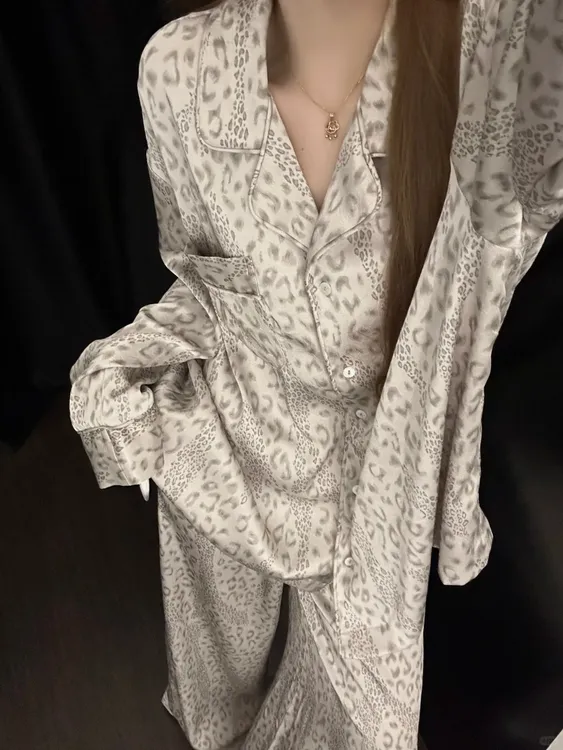 轻奢纯欲性感豹纹冰丝睡衣女春秋2025新款长袖长裤套装大码家居服