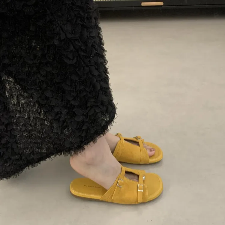 复古平底露趾一字拖鞋女夏外穿2025新款时尚休闲沙滩勃肯凉拖鞋子