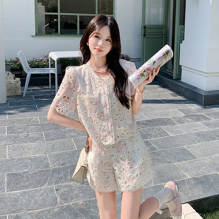 新款蕾丝套装洋气老钱风松弛感女装贵气显瘦短袖碎花气质小个子