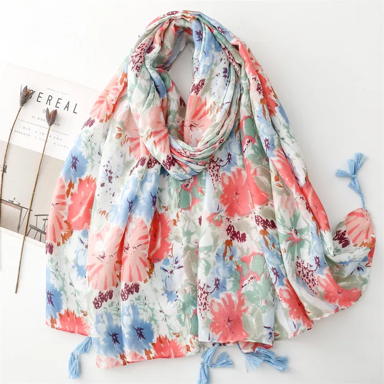 跨境秋冬围巾男女柔软棉麻手感丝巾蓝粉色花朵流苏旅行披肩女