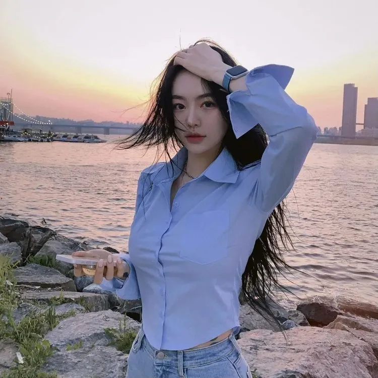 纯欲风长袖收腰衬衫女2025新款韩版显瘦修身设计感小众别致上衣潮
