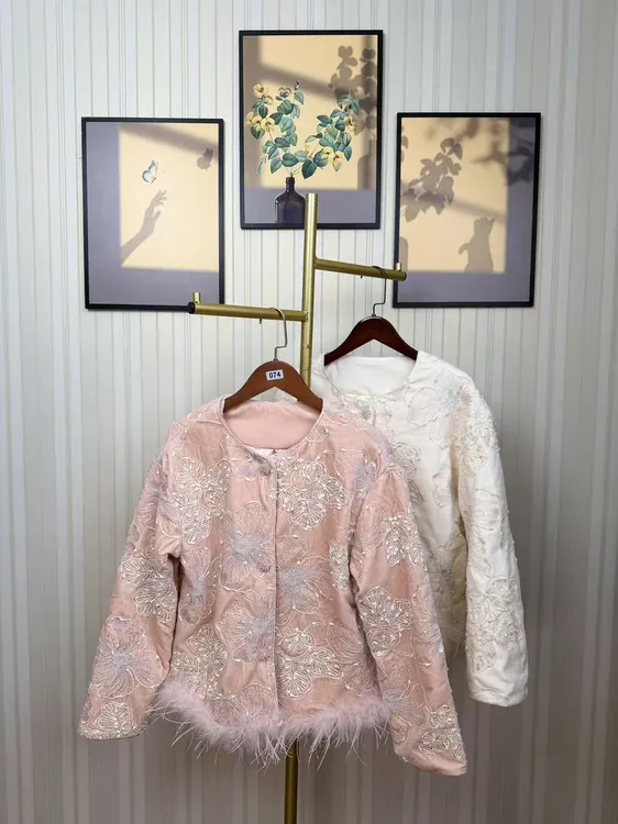 2025新中式国风外穿重工爆款亮片外套刺绣丝绒气质鸵鸟上衣秋冬款