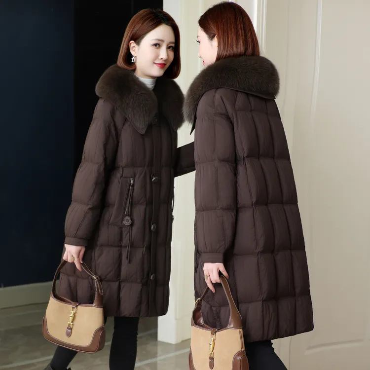 2025冬季新款中老年人女装真毛领时尚长款过膝妈妈鹅绒羽绒服女