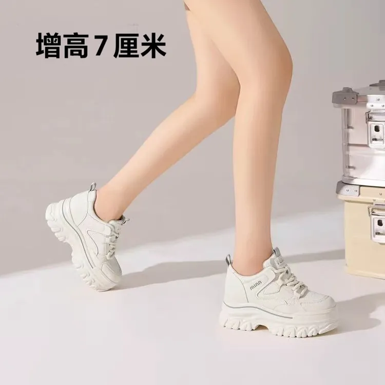2025秋厚底老爹鞋女7cm轻便内增高显小运动鞋小个子时尚小白鞋