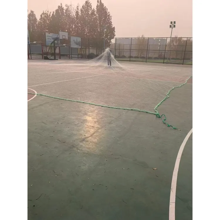 扣网   盖网是三层网，网眼是6指8指10指的