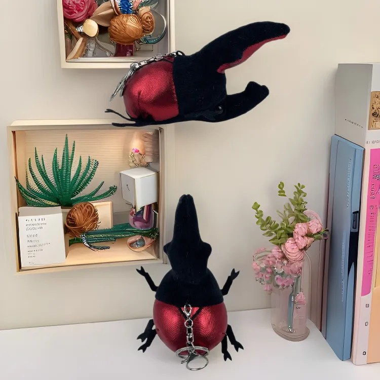 时尚复古潮流女士斜挎小方包仿真甲虫毛绒挂件钥匙扣包包摆件