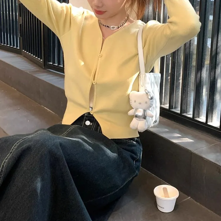 奶黄色针织开衫女2025初秋女装修身收腰百搭薄款简约毛衣外套