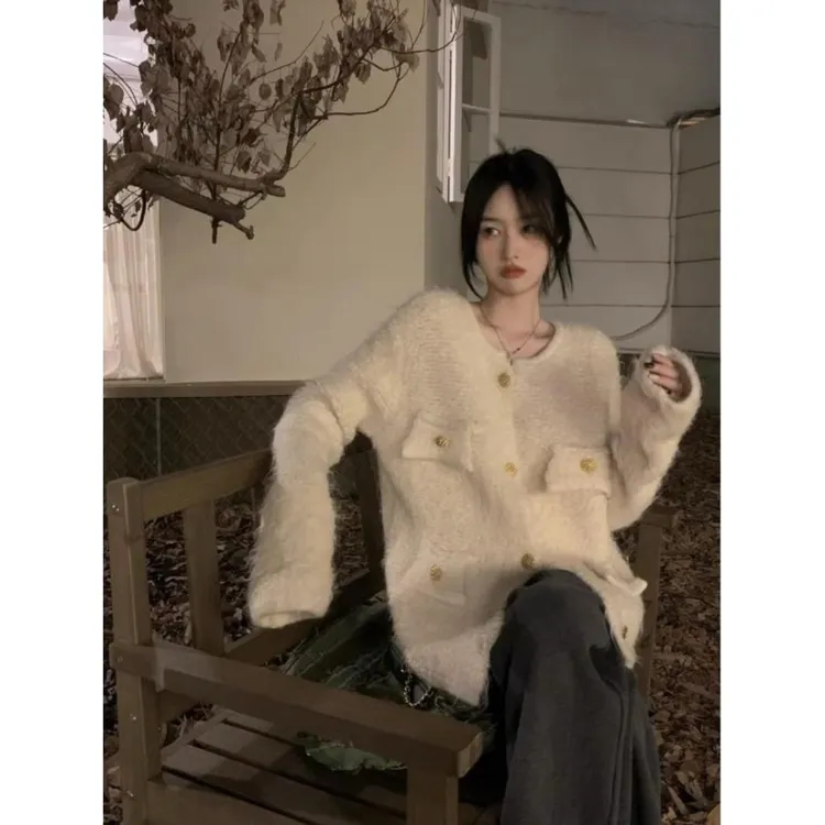 胖mm大码小香风毛衣外套女秋冬2-300斤宽松显瘦小众针织开衫ins潮