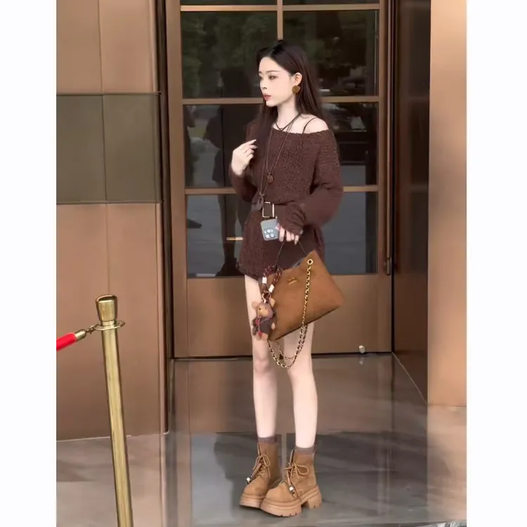 【现货】秋季时尚穿搭2025新款气质斜肩露肩长袖针织上衣短裤两件套