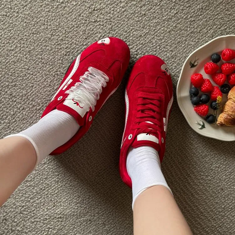 【香港轻奢Sakurano&樱央】苹果鞋真皮红色赛车德训鞋女2025新款