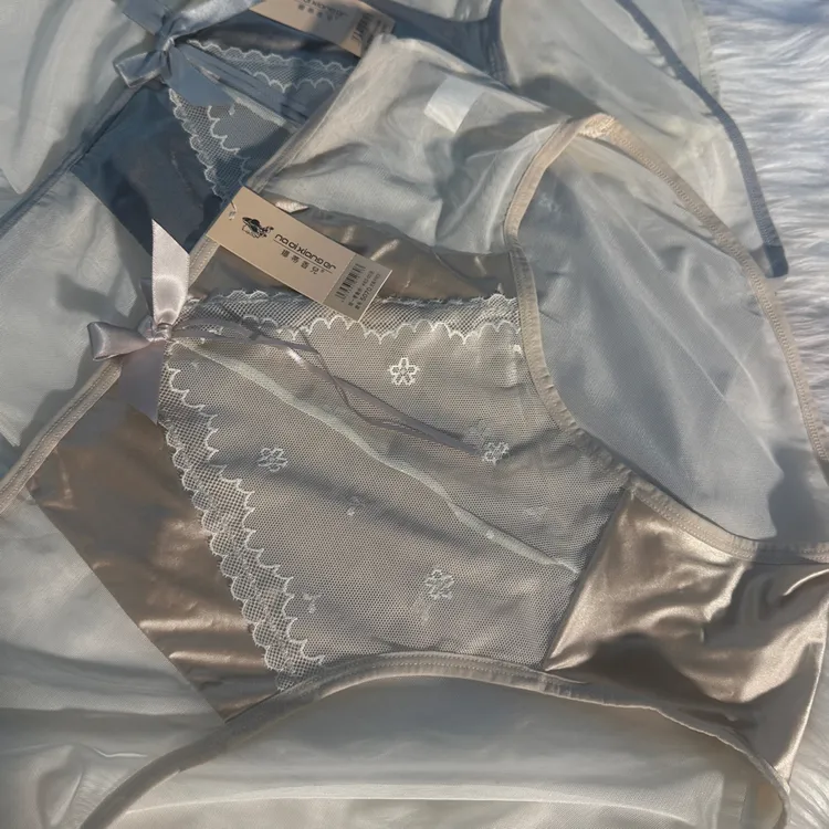 纯欲风蕾丝镂空网纱性感女士低腰透气薄款三角内裤