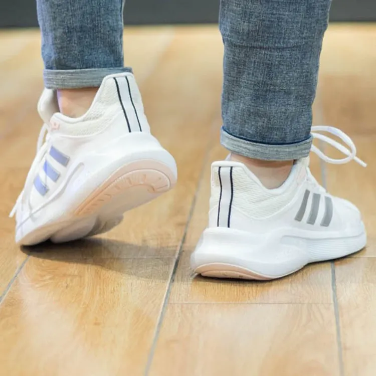 Adidas阿迪达斯正品夏季轻便女款回弹网面学生运动鞋跑步鞋【特卖】