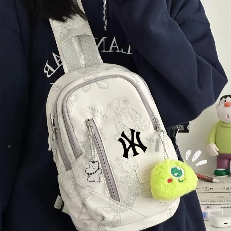 潮牌休闲包包女ins可爱学生单肩斜挎包少女百搭胸包登山包
