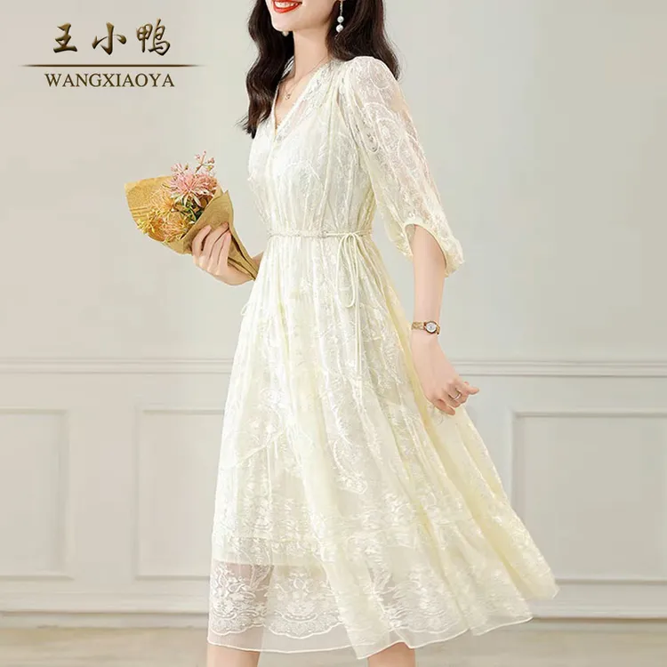 王小鸭2025夏季新款高级设计法式优雅气质桑蚕丝中长裙真丝刺绣女