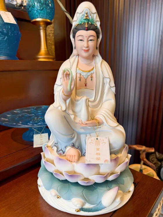 德化陶瓷彩绘观世音菩萨自在观音家居摆放