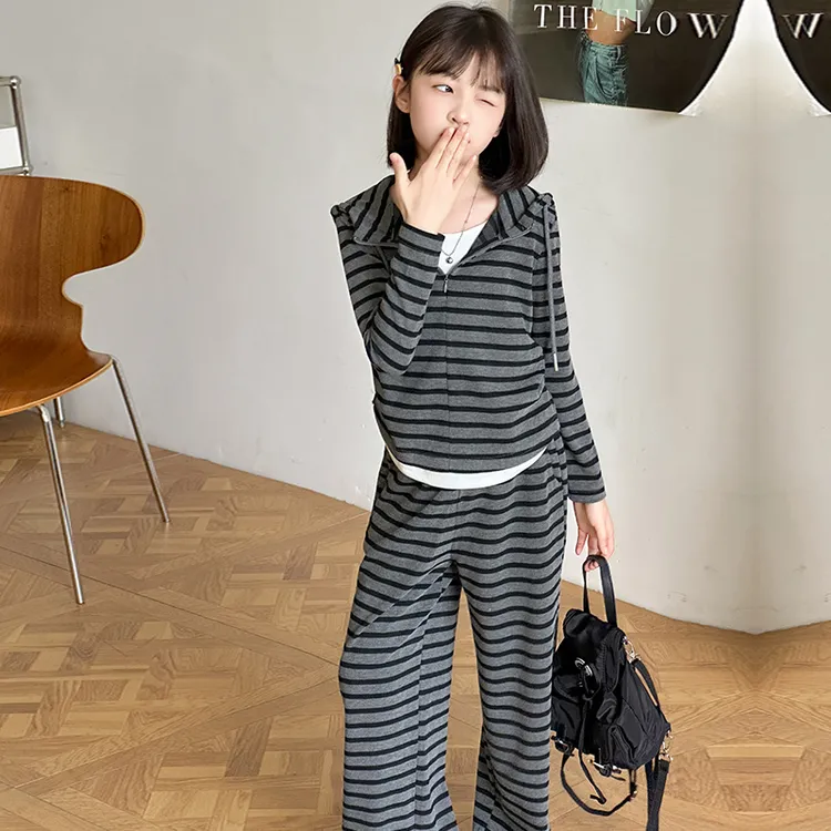 女童秋款套装6-12岁潮款高级感2025新款儿童洋气条纹帽衫阔腿裤潮