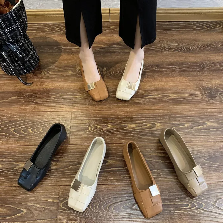 UHCK方头女鞋2025年夏季新款小众设计编制金属扣浅口低跟软底时尚