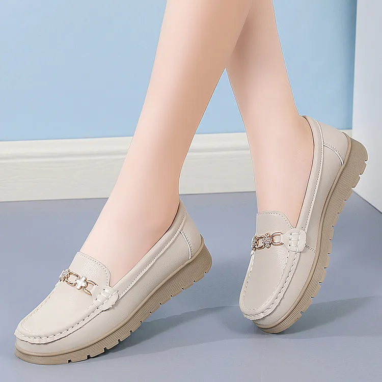 春秋款中老年豆豆鞋软底软面真皮女鞋50-60岁品牌妈妈鞋舒适单鞋